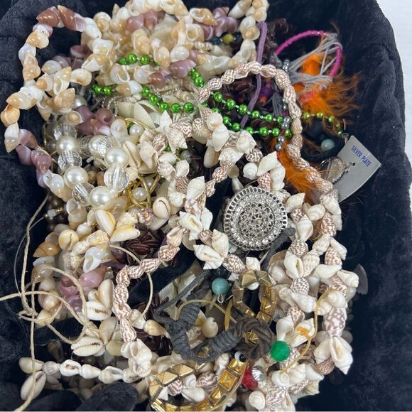 Crafters jewelry and junk drawer 5lbs vintage to current 5 pound scoop - Picture 4 of 8